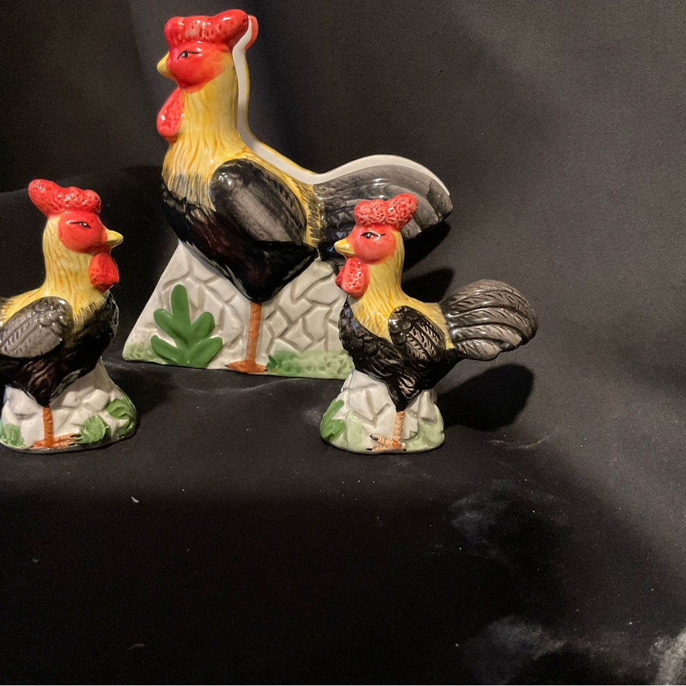 Colorful Rooster Salt Pepper & Napkin Holder Figurine Set - Picture 5 of 9